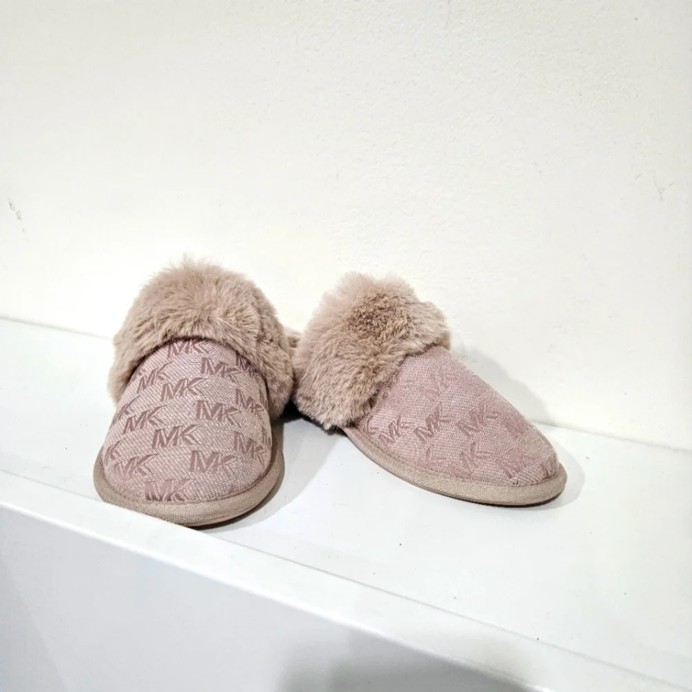Michael Kors Pink Sleepers NWOT - Picture 2 of 3